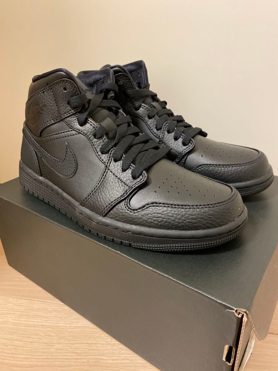 NIKE AIR JORDAN 1 MID 