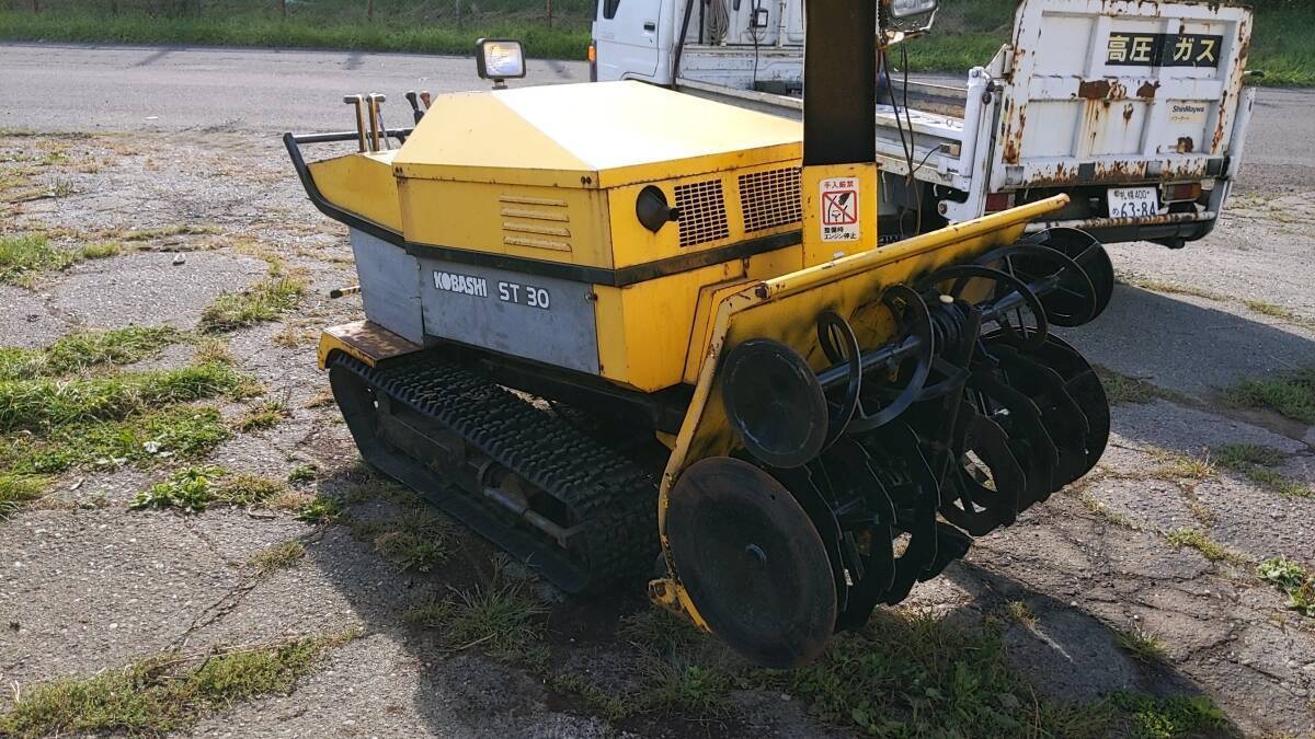 除雪機☆コバシ 大型 ST30 30馬力ディーゼル 動作OK 動画有 除雪機☆コバシ 大型 ST30 30馬力ディーゼル 動作OK 動画有
