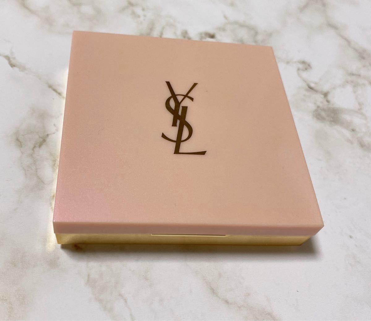 新品】YSL イヴ・サンローラン ラディアントタッチ 3D グロウ 新品】YSL イヴ・サンローラン ラディアントタッチ 3D グロウ
