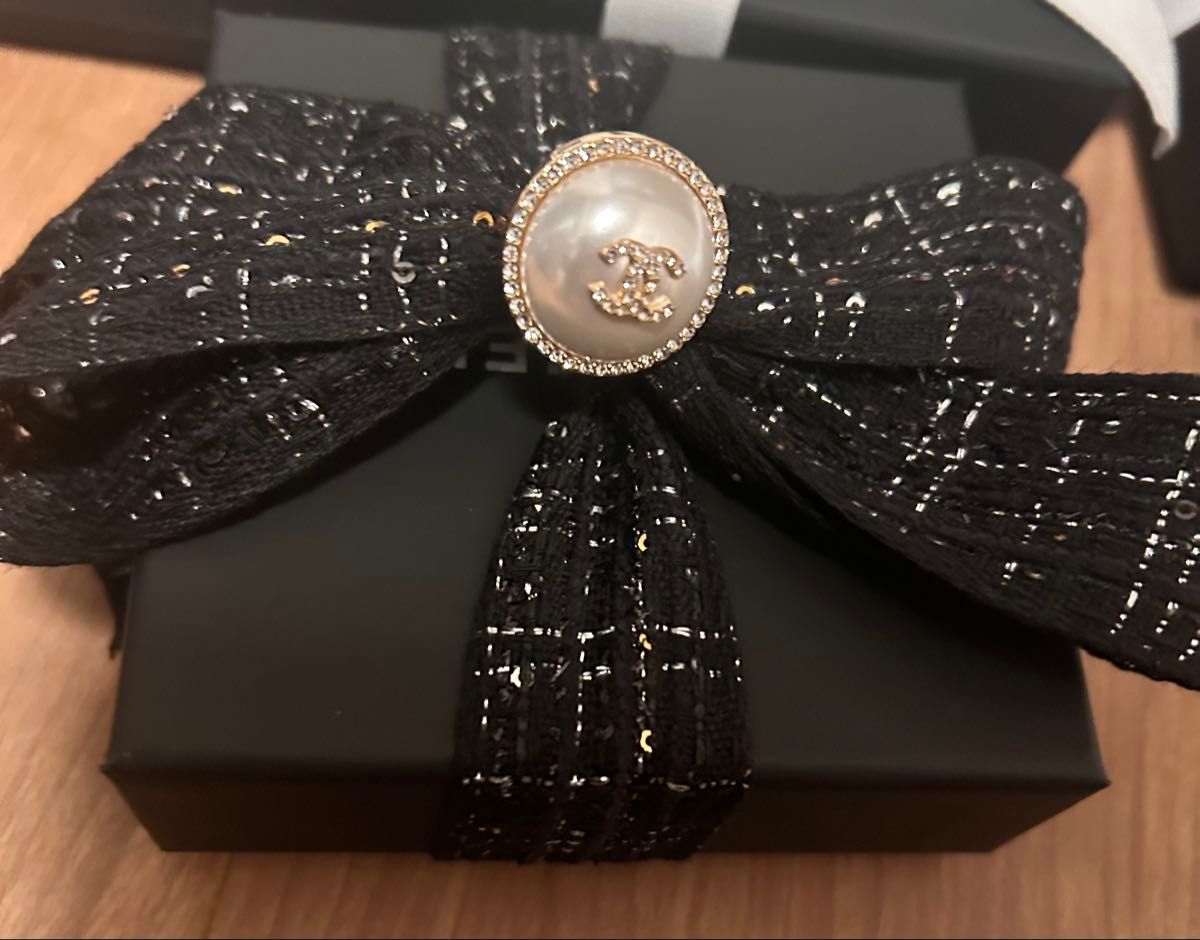 CHANEL ホリデー/クリスマス 2024 ラッピング チャーム/リボン CHANEL ホリデー/クリスマス 2024 ラッピング チャーム/リボン