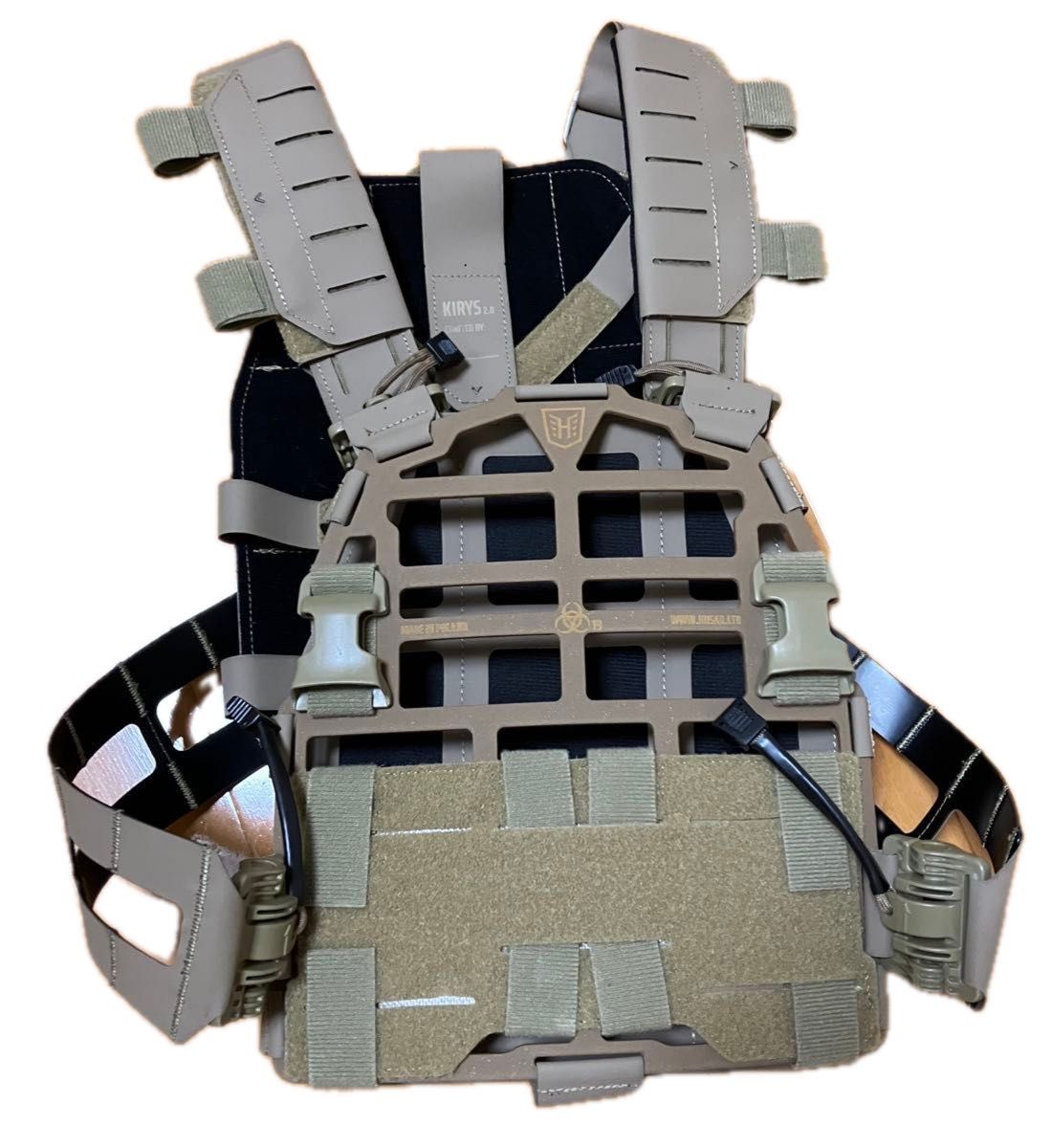 実物 貴重品 プレートキャリア HUSAR ユサール Kirys 2 0V 実物 貴重品 プレートキャリア HUSAR ユサール Kirys 2 0V