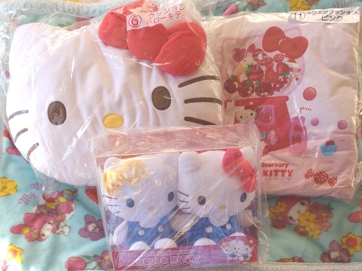 50th anniversary HELLO KITTY 当たりくじ サンリオ ハローキティぬいぐるみ クッション2個