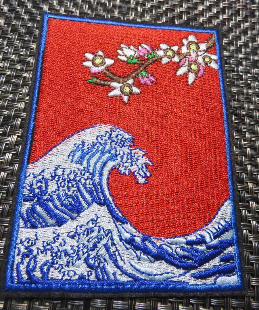 赤花札青荒波桜》 【荒波・花 角丸四角】新品 『荒波・花』 刺繍 赤花札青荒波桜》 【荒波・花 角丸四角】新品 『荒波・花』 刺繍