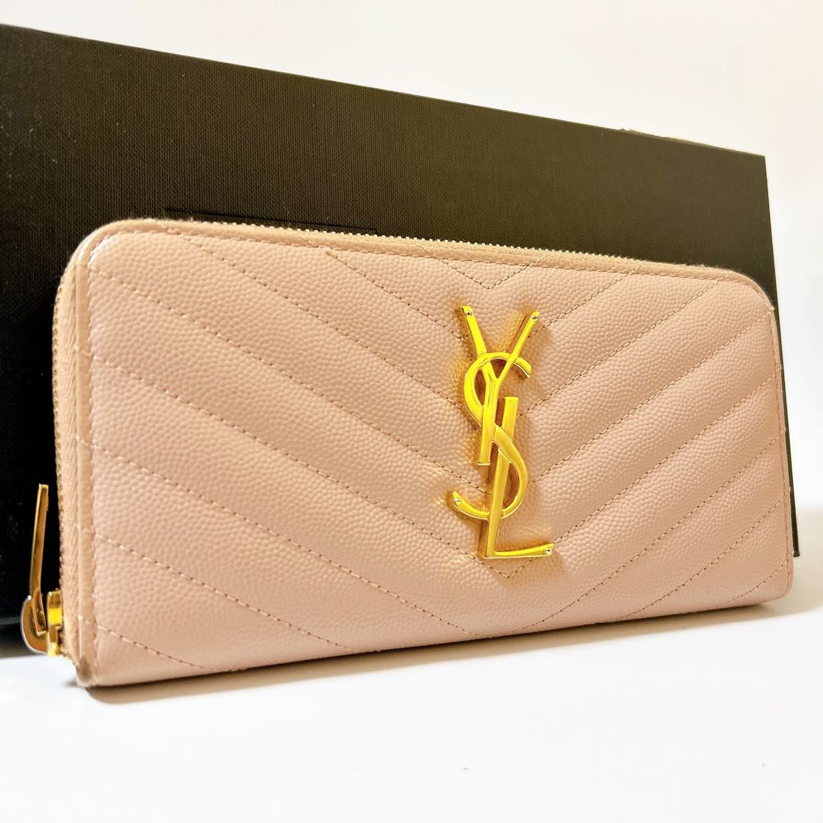 最高の品質の SAINT 美品】YSL LAURENT キルティング|Yahoo!フリマ(旧PayPayフリマ) Vステッチ 長財布 ラウンドファスナー キャビアスキン サンローラン 小物