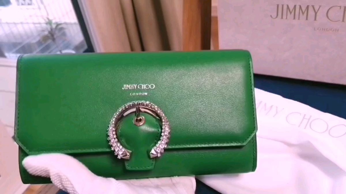 正規品JIMMY CHOO クリスタルバックル付き レザーウォレット ショルダーバックセカンドバック