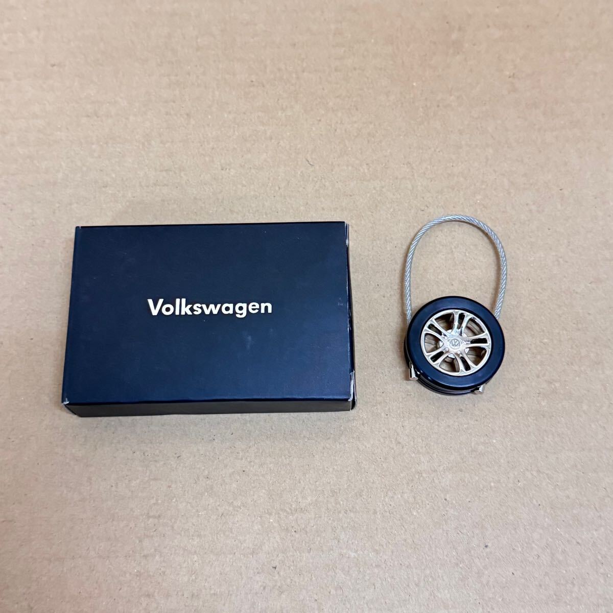 新品 未使用 Volkswagen フォルクスワーゲン キーリングトリム 5N0087010 PTHA0020-1A