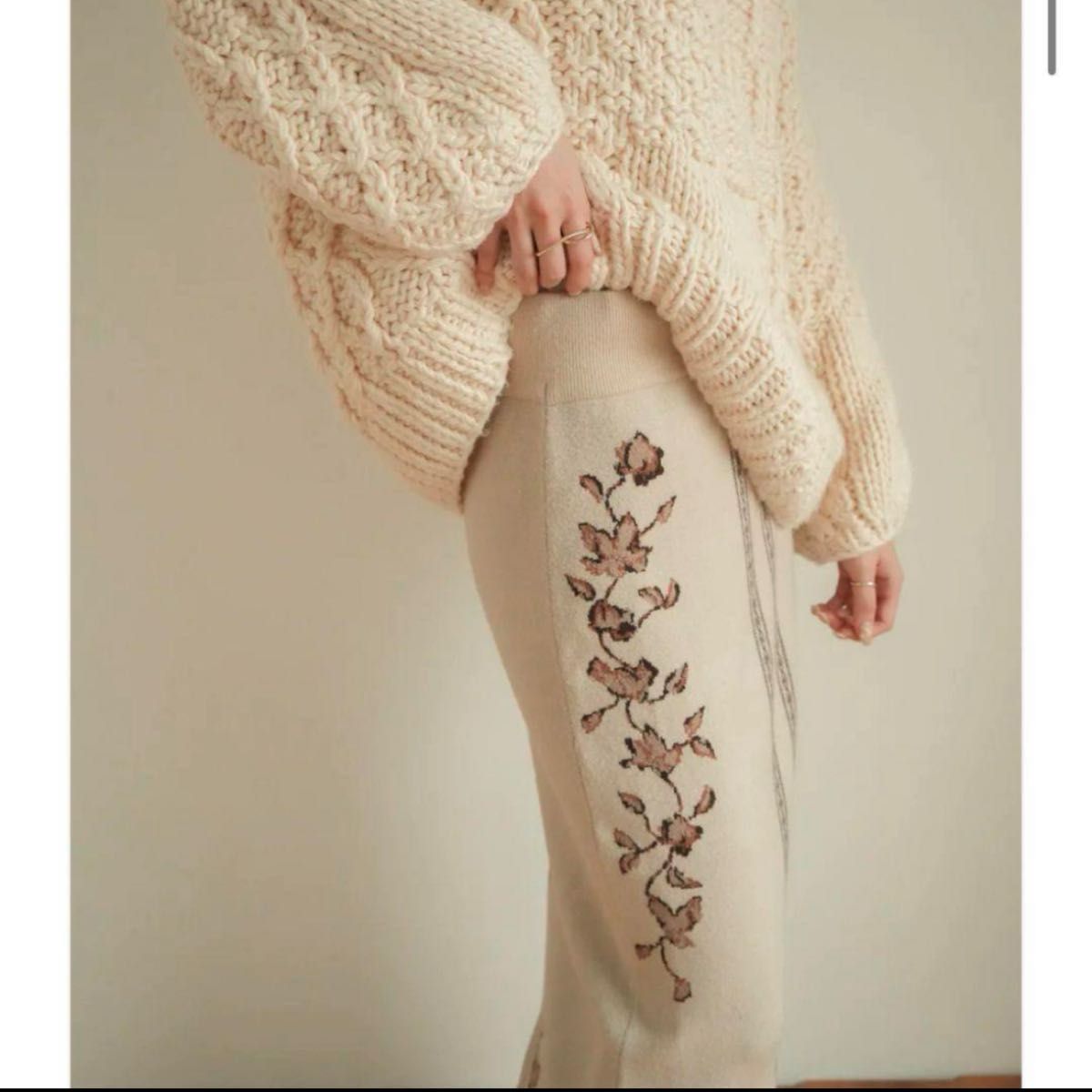 新品タグ付き!【Eaphi】scarf motif knit skirt アイボリー ニットロングスカート 新品タグ付き!【Eaphi】scarf motif knit skirt アイボリー ニットロングスカート