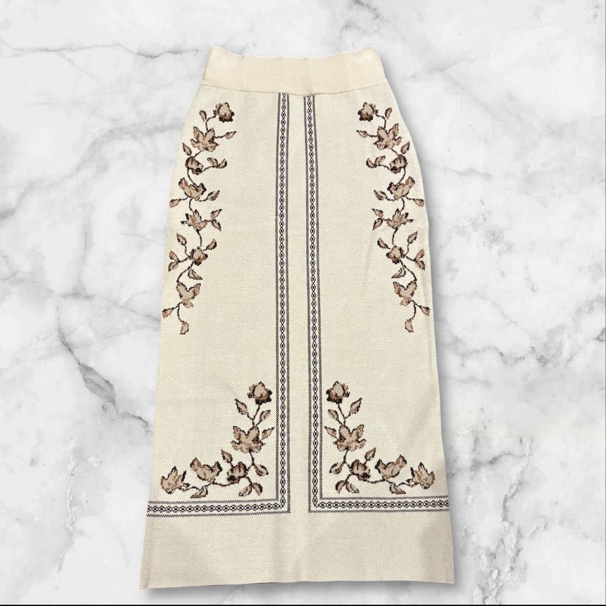 新品タグ付き!【Eaphi】scarf motif knit skirt アイボリー ニットロングスカート 新品タグ付き!【Eaphi】scarf motif knit skirt アイボリー ニットロングスカート