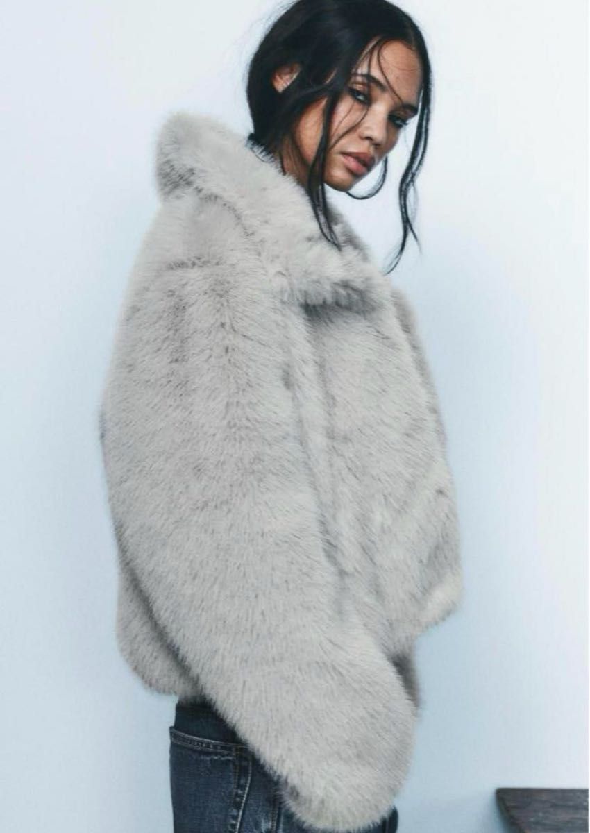 ZARA フェイクファーショートコート パールグレー|Yahoo!フリマ ZARA フェイクファーショートコート パールグレー|Yahoo!フリマ