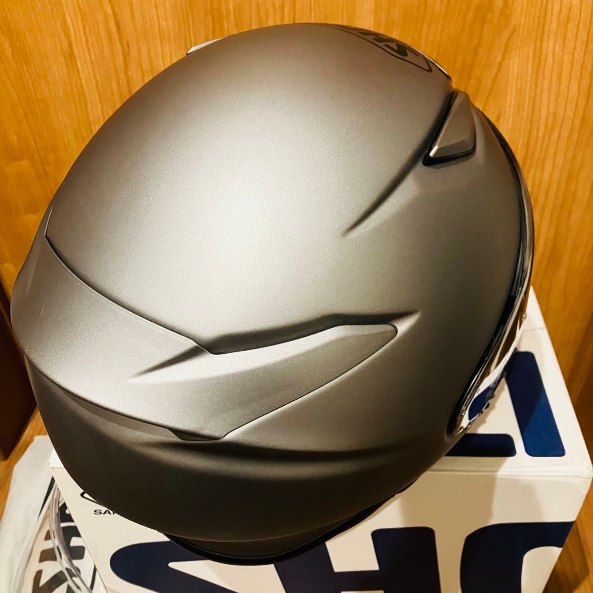 無傷の超美品 SHOEI 純正 ソフトスモークミラーシールド定価:19,800円 値下げ 無傷の美品 SHOEI Z-8 ミラーシールド&クリアシールド XL