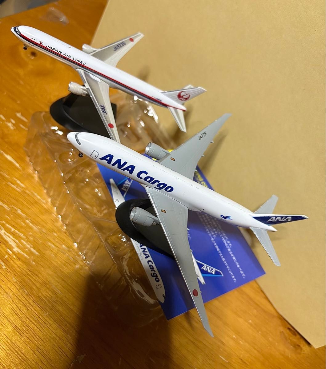 最終値下げ 1/500 飛行機模型 JAL 旧塗装767 & ANAカーゴ 777F 最終値下げ 1/500 飛行機模型 JAL 旧塗装767 & ANAカーゴ 777F