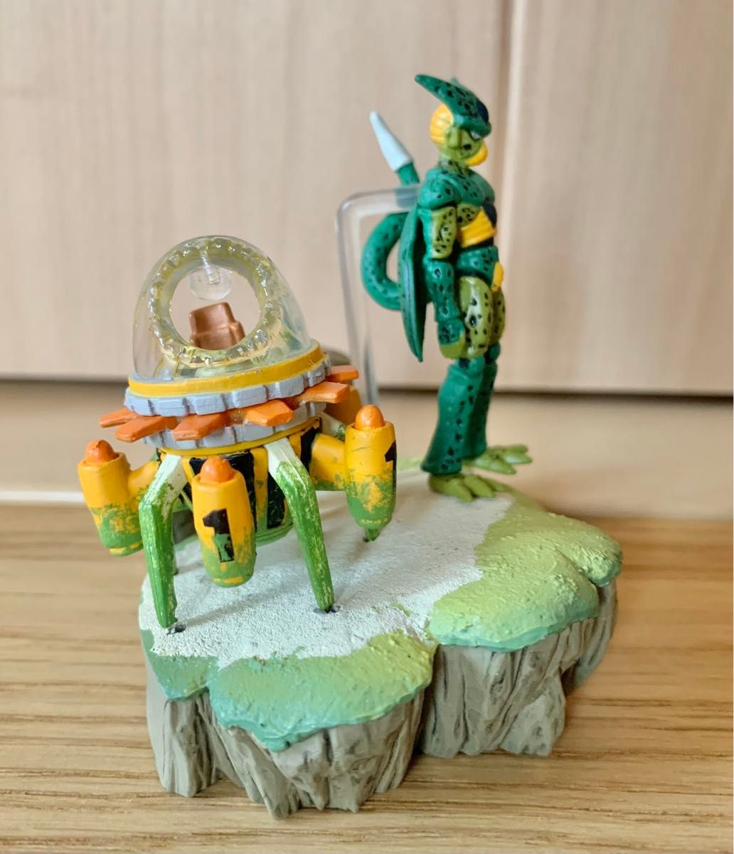 制作品 一点物 ドラゴンボールZ【セルとタイムマシン】ジオラマ 制作品 一点物 ドラゴンボールZ【セルとタイムマシン】ジオラマ