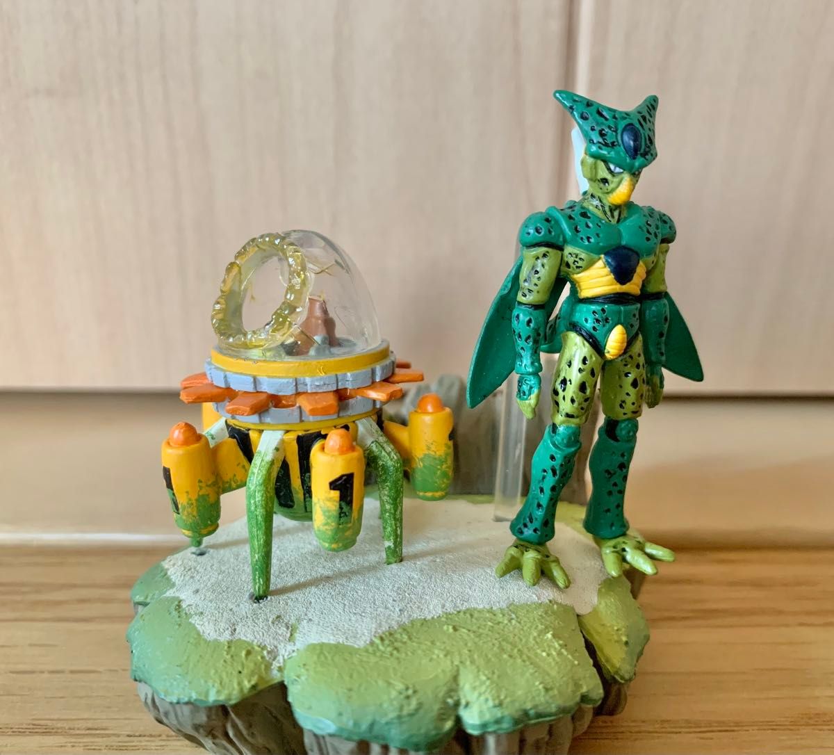 制作品 一点物 ドラゴンボールZ【セルとタイムマシン】ジオラマ 制作品 一点物 ドラゴンボールZ【セルとタイムマシン】ジオラマ