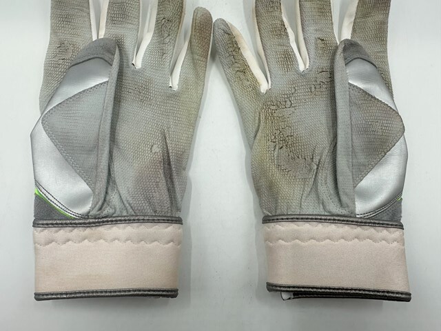 ヤクルトスワローズ #55 村上宗隆 実使用 バッティンググローブ ヤクルトスワローズ #55 村上宗隆 実使用 バッティンググローブ
