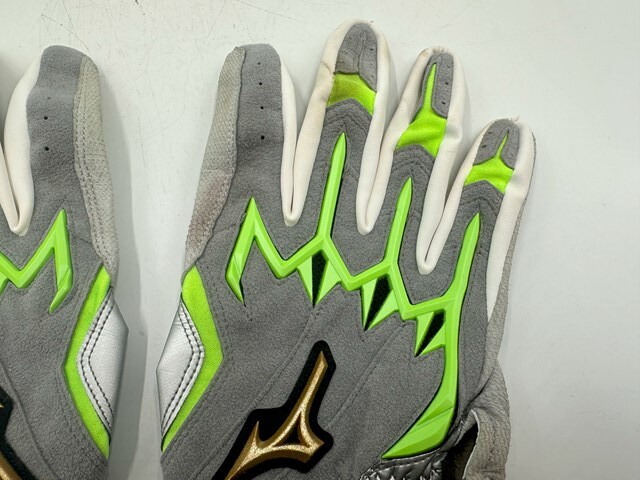 ヤクルトスワローズ #55 村上宗隆 実使用 バッティンググローブ ヤクルトスワローズ #55 村上宗隆 実使用 バッティンググローブ