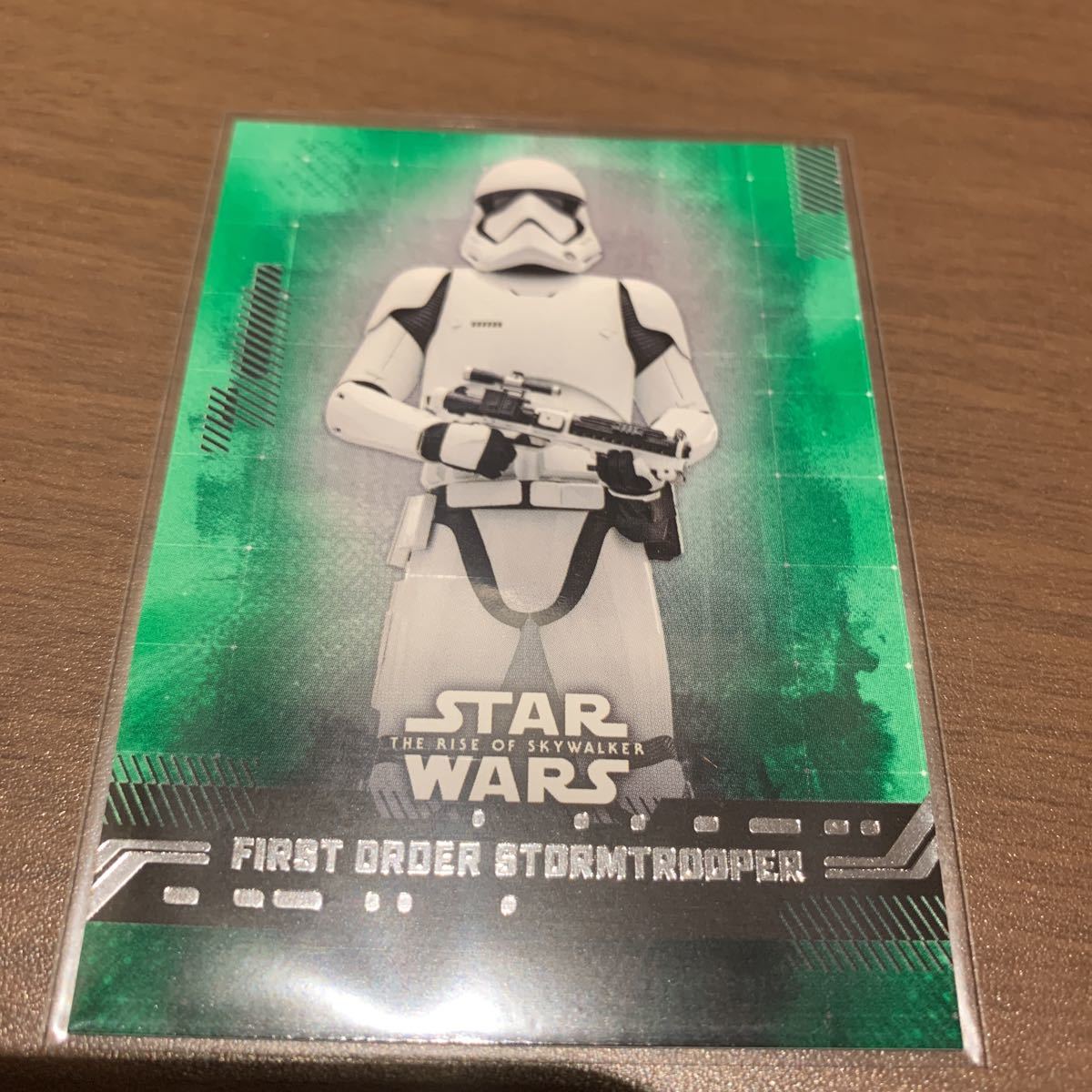 2019 topps スターウォーズ スカイウォーカーの夜明け rise of skywalker ファーストオーダー ストームトルーパー グリーン_画像1