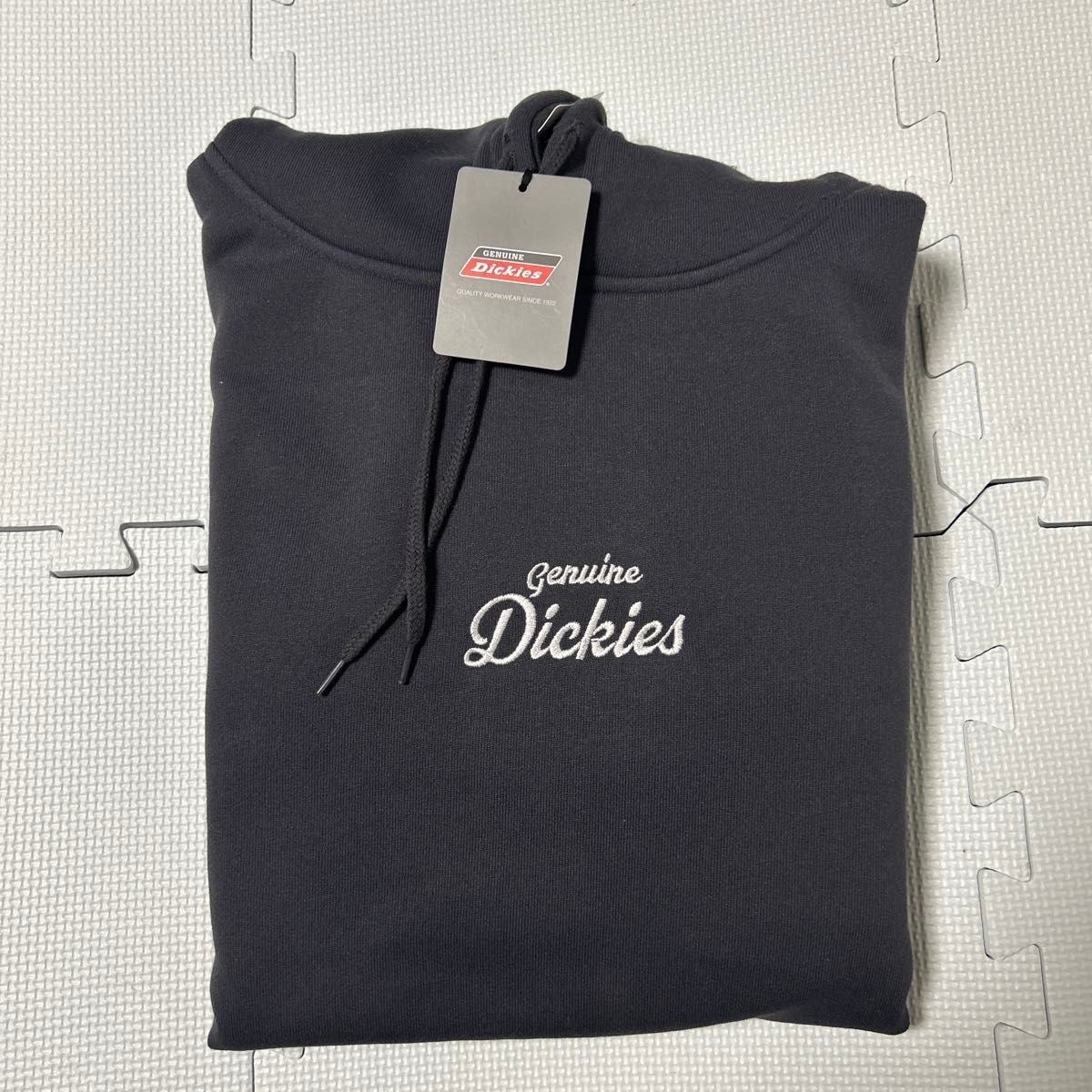 デェッキーズ　Dickies メンズ裏起毛 スウェットパーカー　Ｌサイズ 新品未使用　タグ付き