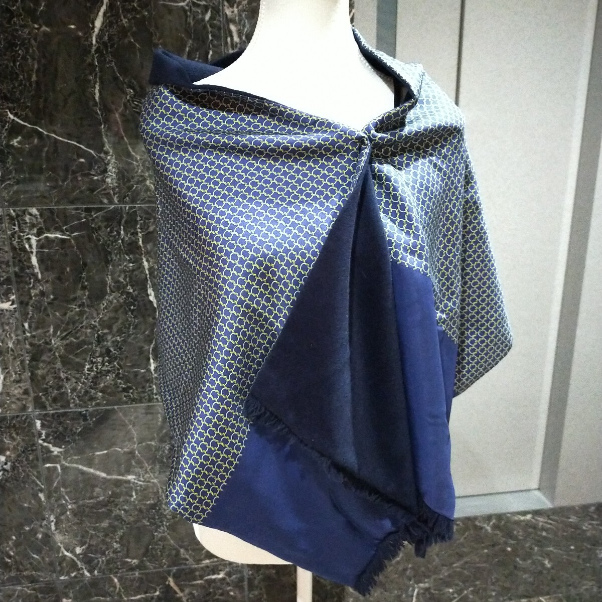 超美品HERMES リバーシブルマフラー ストール シルクxアンゴラ H 超美品HERMES リバーシブルマフラー ストール シルクxアンゴラ H