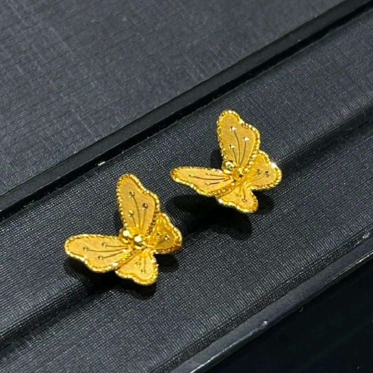 CHANEL ゴールドピアス 片耳用 レア CHANEL ピアス 片耳 ピアス