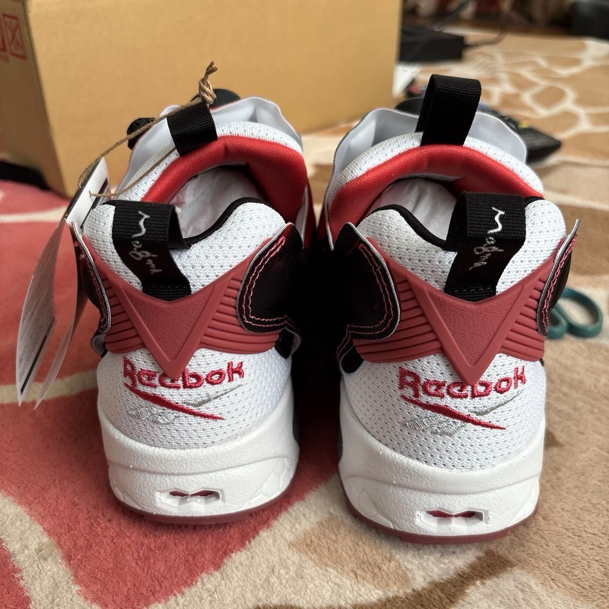 新品未使用】B'z パーティ限定品 稲葉浩志 Reebok 25 5センチ 新品未使用】B'z パーティ限定品 稲葉浩志 Reebok 25 5センチ