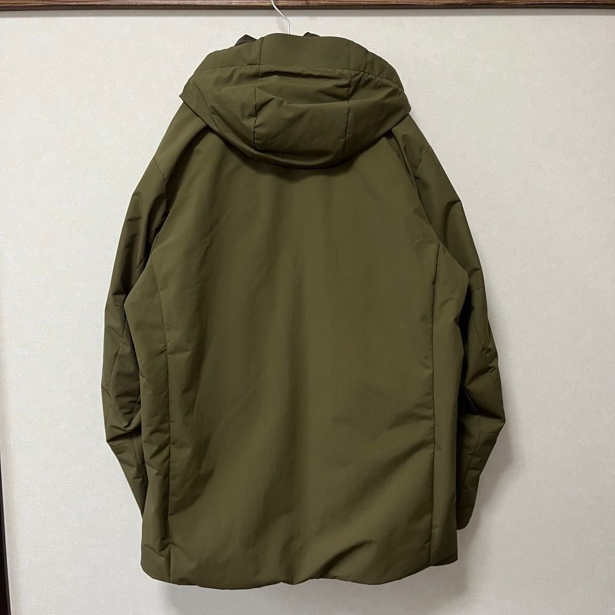 UNIQLO + J 】フード脱着可 ダウンパーカー ジャケット茶 緑 黒 UNIQLO + J 】フード脱着可 ダウンパーカー ジャケット茶 緑 黒