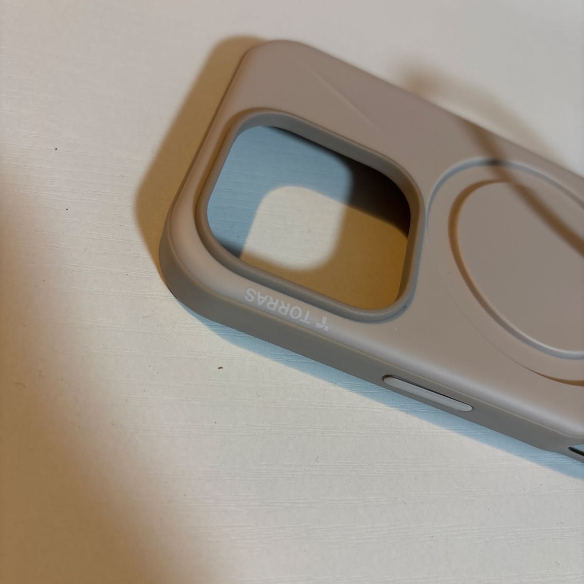 TORRAS iPhone 16 Pro 用 ミルクティー・デザートチタニウム TORRAS iPhone 16 Pro 用 ミルクティー・デザートチタニウム
