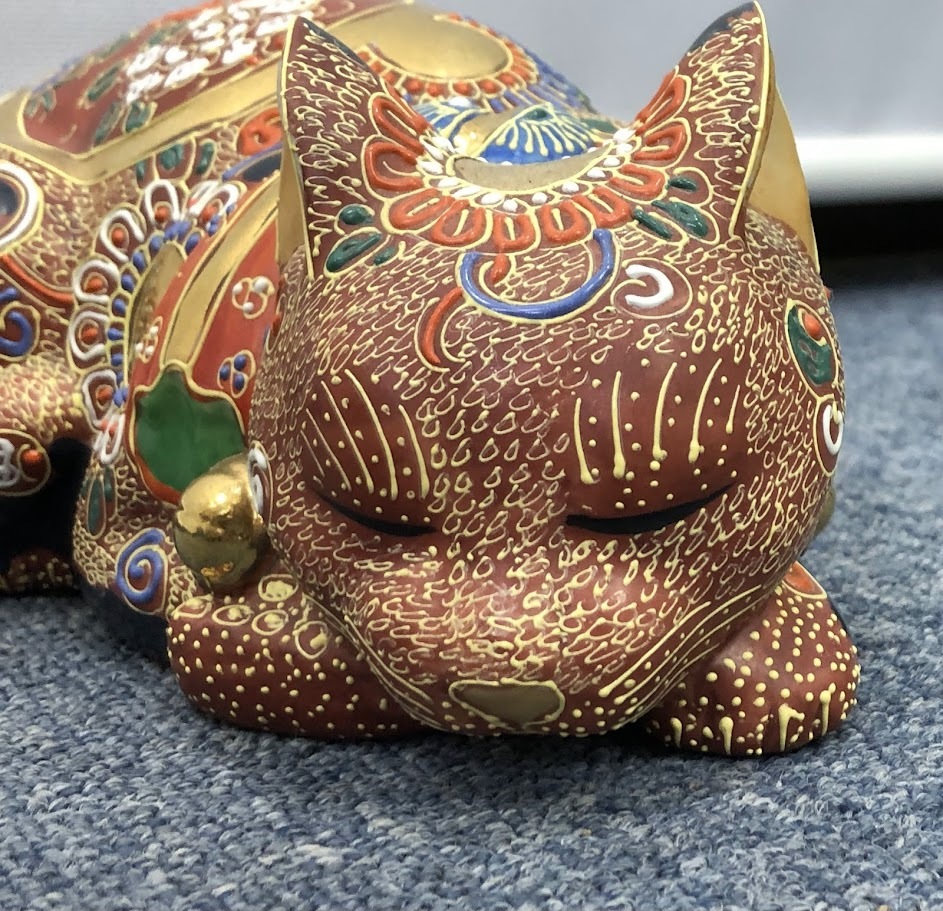 保管品】F0950 九谷焼 招き猫 2点 左手 眠り猫 縁起物 開運 金彩 保管品】F0950 九谷焼 招き猫 2点 左手 眠り猫 縁起物 開運 金彩