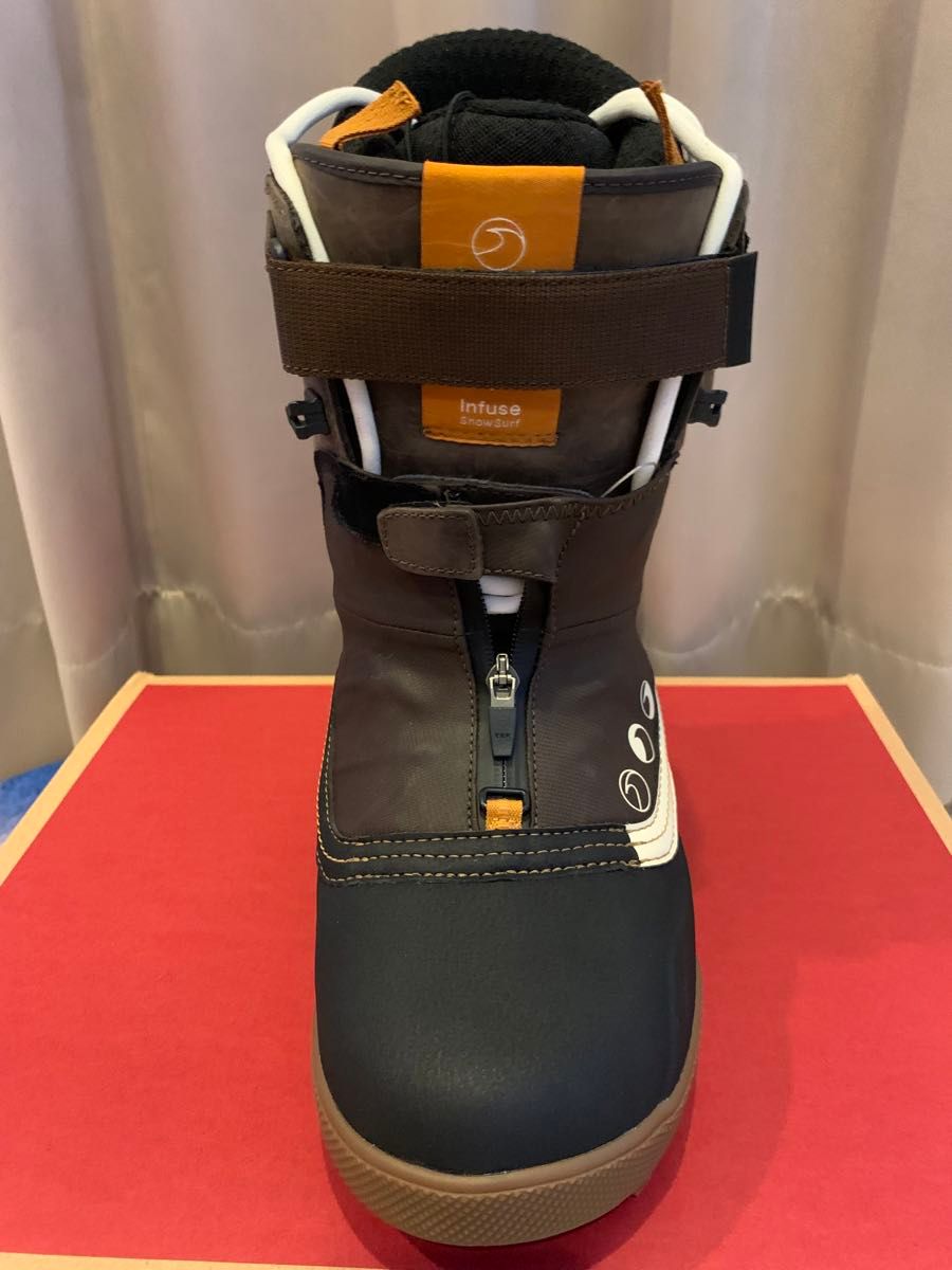 未使用新品24-25】VANS Infuse SnowSurf 27 0cm(実感26 0cmの人 未使用新品24-25】VANS Infuse SnowSurf 27 0cm(実感26 0cmの人