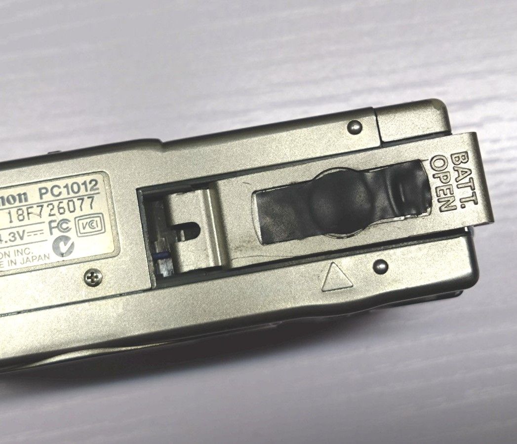 Canon IXY DIGITAL 200 コンパクトデジタルカメラ 充電器 CF Canon IXY DIGITAL 200 コンパクトデジタルカメラ 充電器 CF