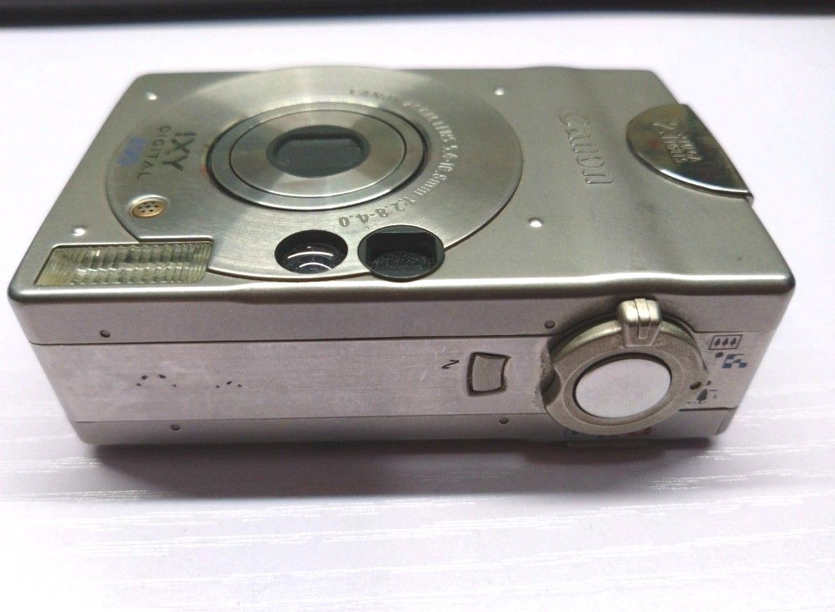 Canon IXY DIGITAL 200 コンパクトデジタルカメラ 充電器 CF Canon IXY DIGITAL 200 コンパクトデジタルカメラ 充電器 CF