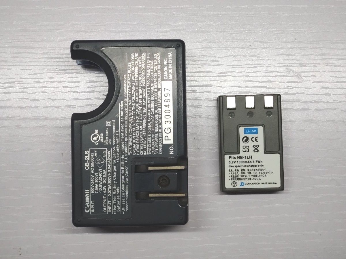 Canon IXY DIGITAL 200 コンパクトデジタルカメラ 充電器 CF Canon IXY DIGITAL 200 コンパクトデジタルカメラ 充電器 CF