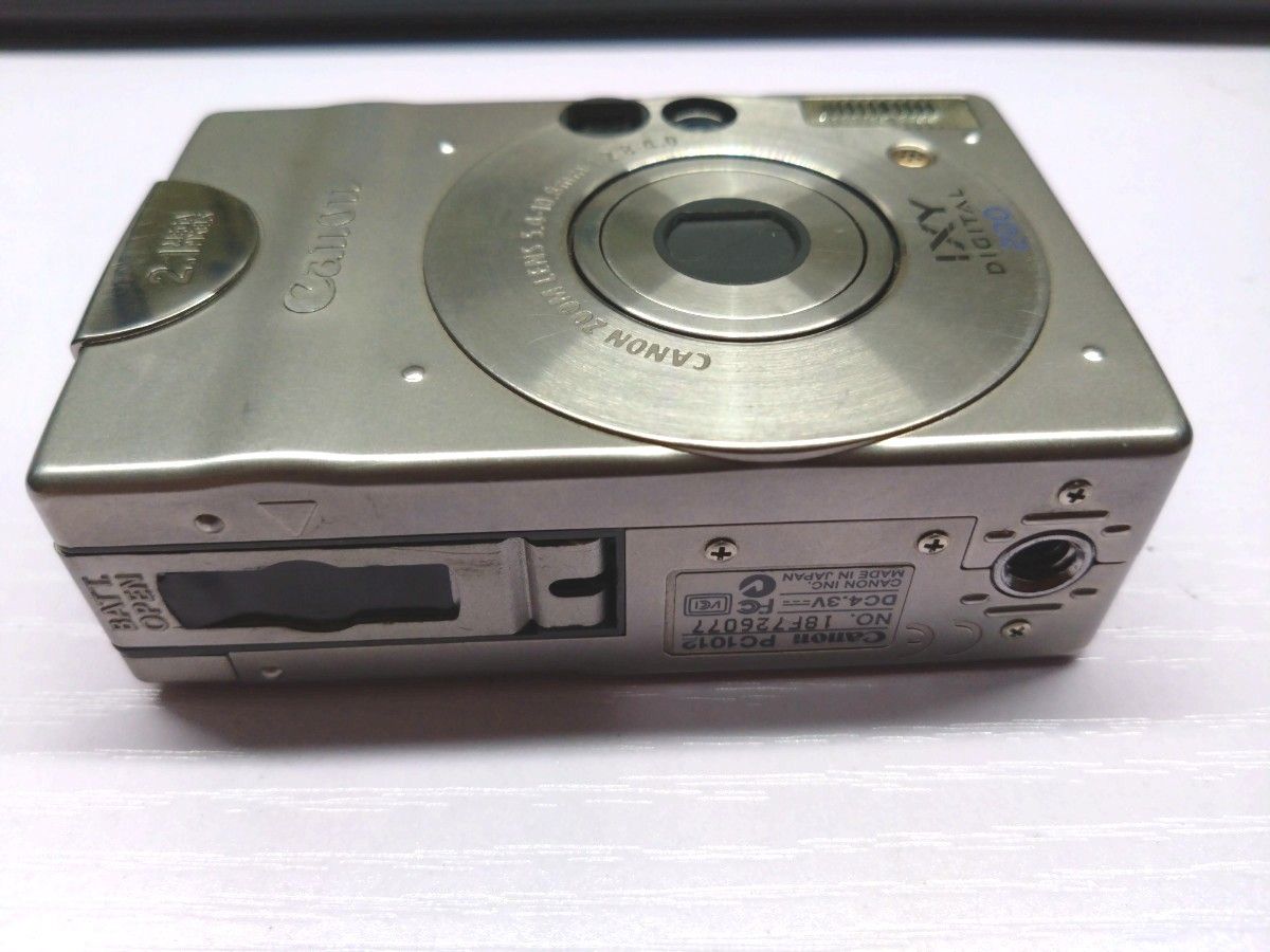Canon IXY DIGITAL 200 コンパクトデジタルカメラ 充電器 CF Canon IXY DIGITAL 200 コンパクトデジタルカメラ 充電器 CF