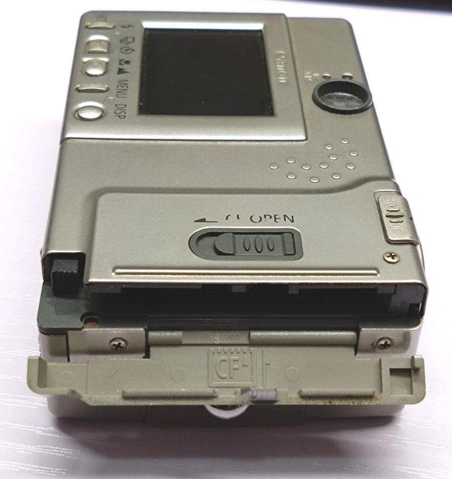 Canon IXY DIGITAL 200 コンパクトデジタルカメラ 充電器 CF Canon IXY DIGITAL 200 コンパクトデジタルカメラ 充電器 CF