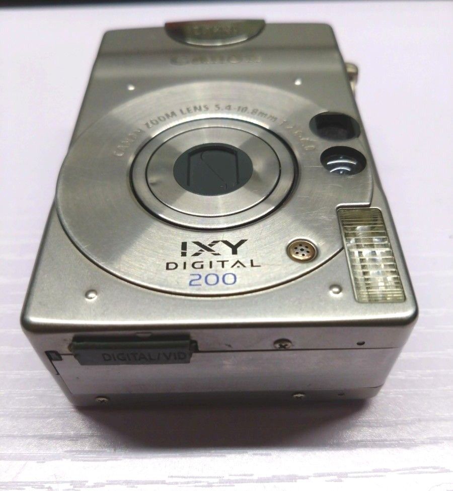 Canon IXY DIGITAL 200 コンパクトデジタルカメラ 充電器 CF Canon IXY DIGITAL 200 コンパクトデジタルカメラ 充電器 CF
