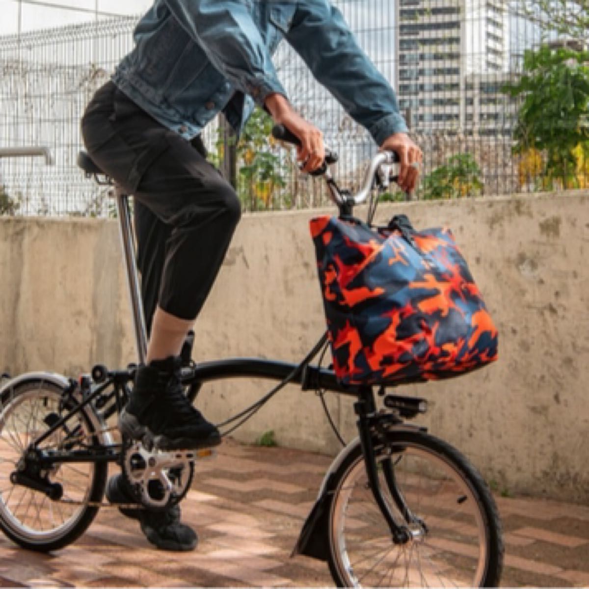 絶版限定商品 BROMPTON TOTE BAG 20L CAMO フロントバッグ DPM 絶版限定商品 BROMPTON TOTE BAG 20L CAMO フロントバッグ DPM