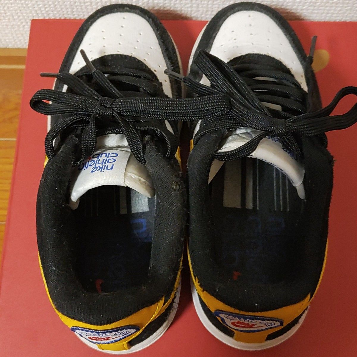 限定レア NIKE黒AF1黄色17 5cmキッズ白エアフォース 1 '07 LV8 限定レア NIKE黒AF1黄色17 5cmキッズ白エアフォース 1 '07 LV8
