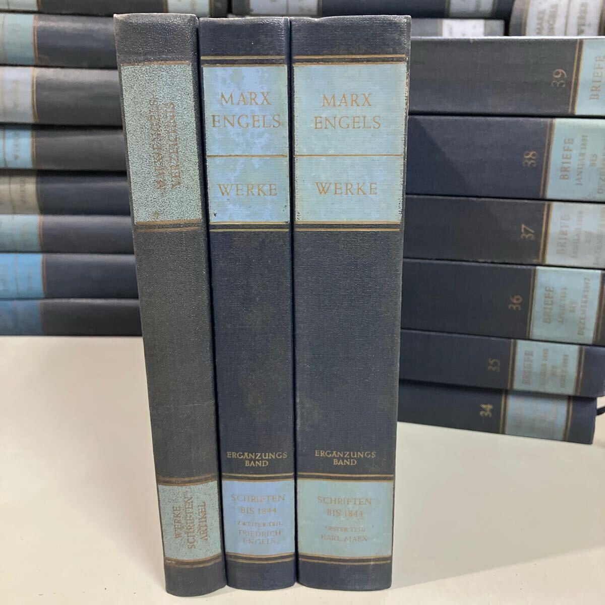 ドイツ語 マルクス エンゲルス 全集 (Marx Engels Werke) 44冊 ドイツ語 マルクス エンゲルス 全集 (Marx Engels Werke) 44冊