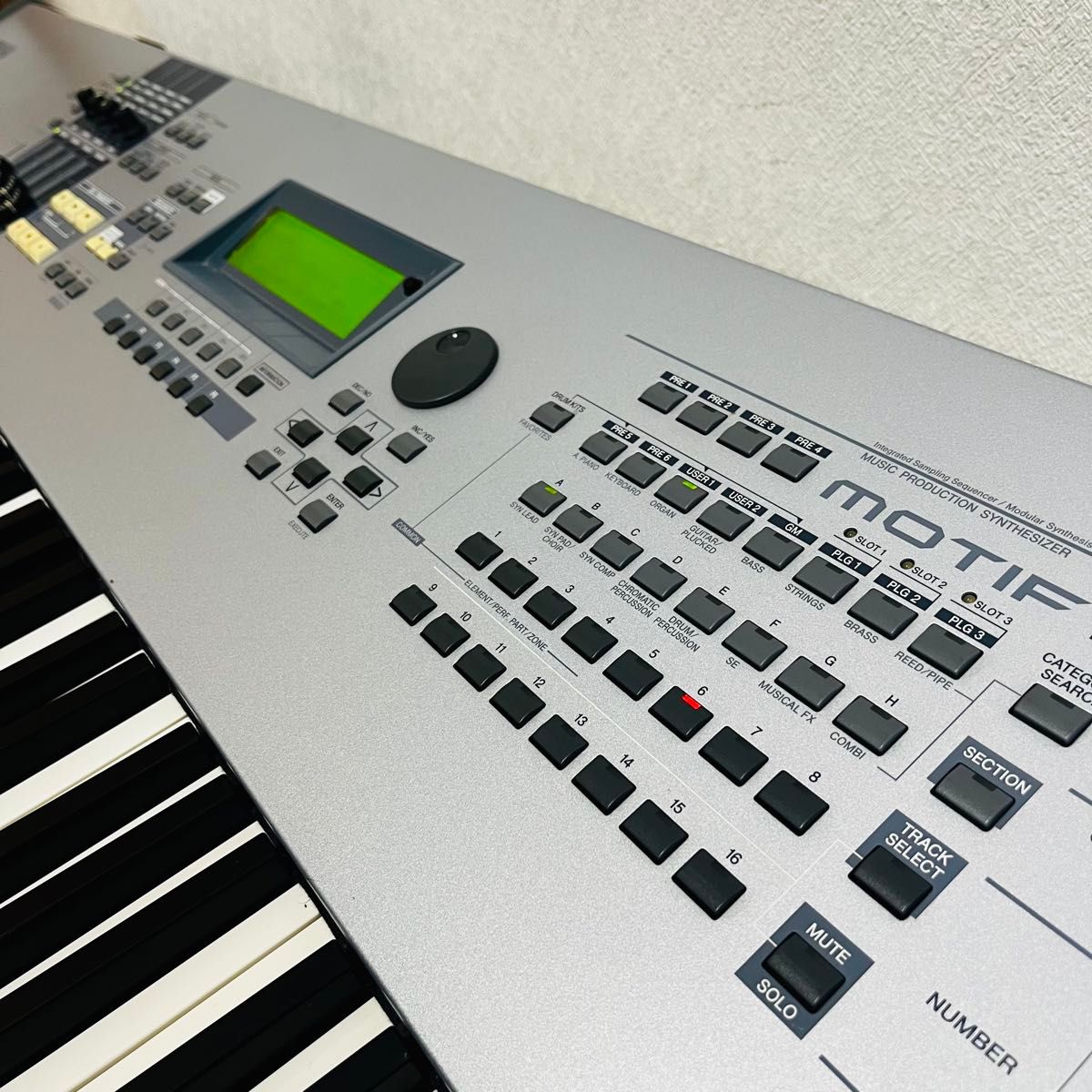YAMAHA ヤマハ MOTIF ES8 モチーフ 88鍵盤 シンセサイザー YAMAHA ヤマハ MOTIF ES8 モチーフ 88鍵盤 シンセサイザー