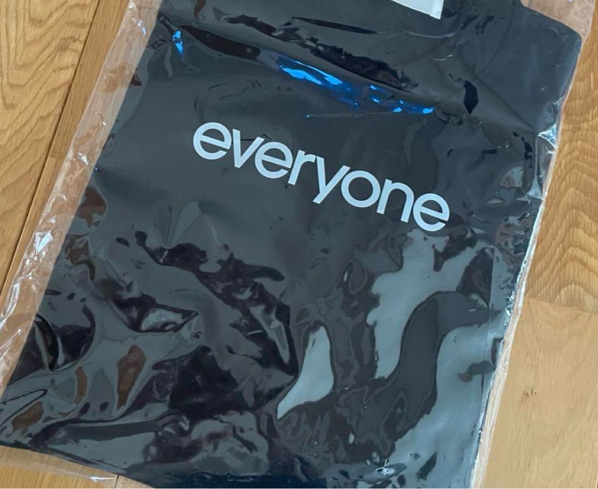 everyone 前橋限定 ぼかしロゴ L/S Lサイズ 新品 未試着 ロンT everyone 前橋限定 ぼかしロゴ L/S Lサイズ 新品 未試着 ロンT