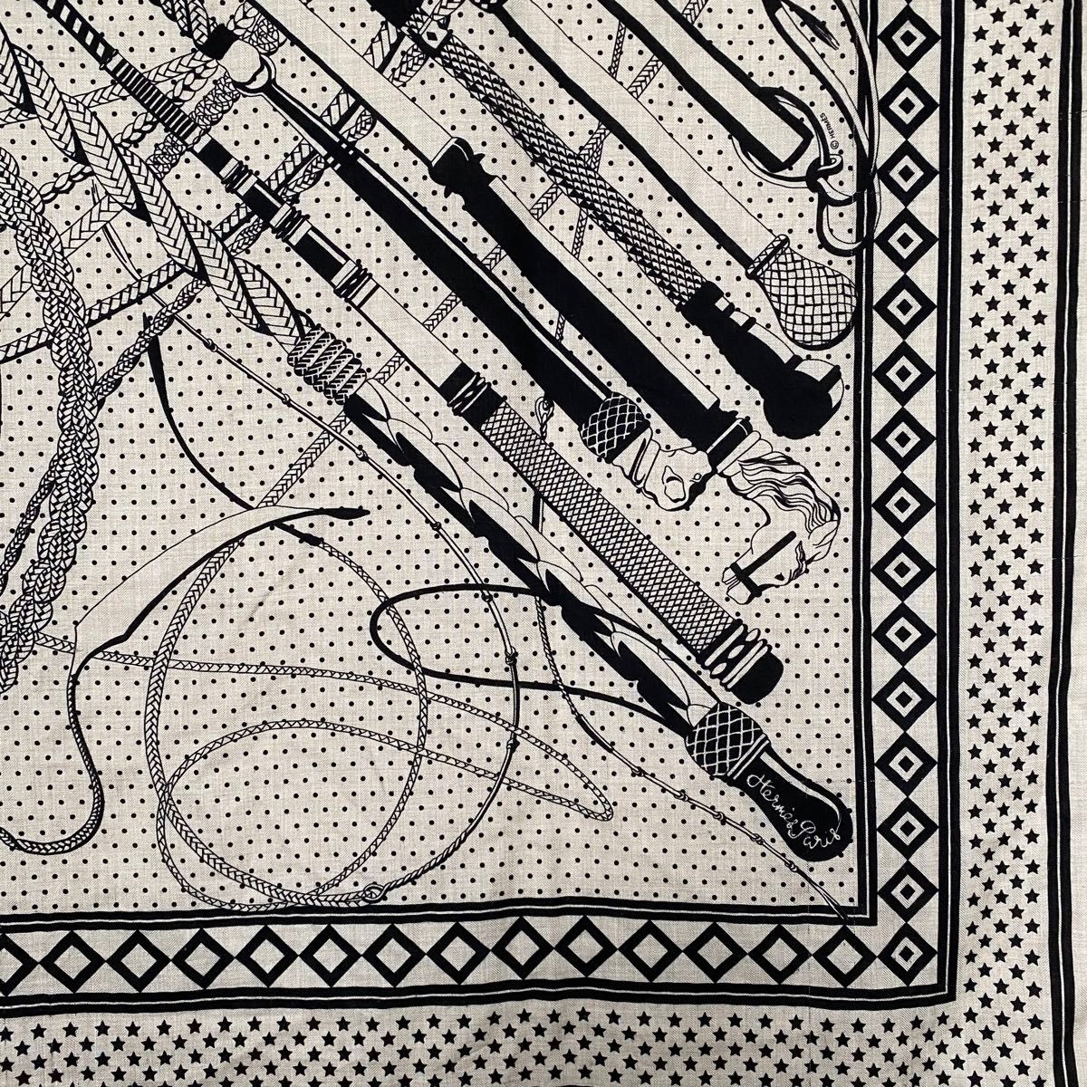 HERMES エルメス バンダナ カシシル カレジェアン カレ スカーフ HERMES エルメス バンダナ カシシル カレジェアン カレ スカーフ