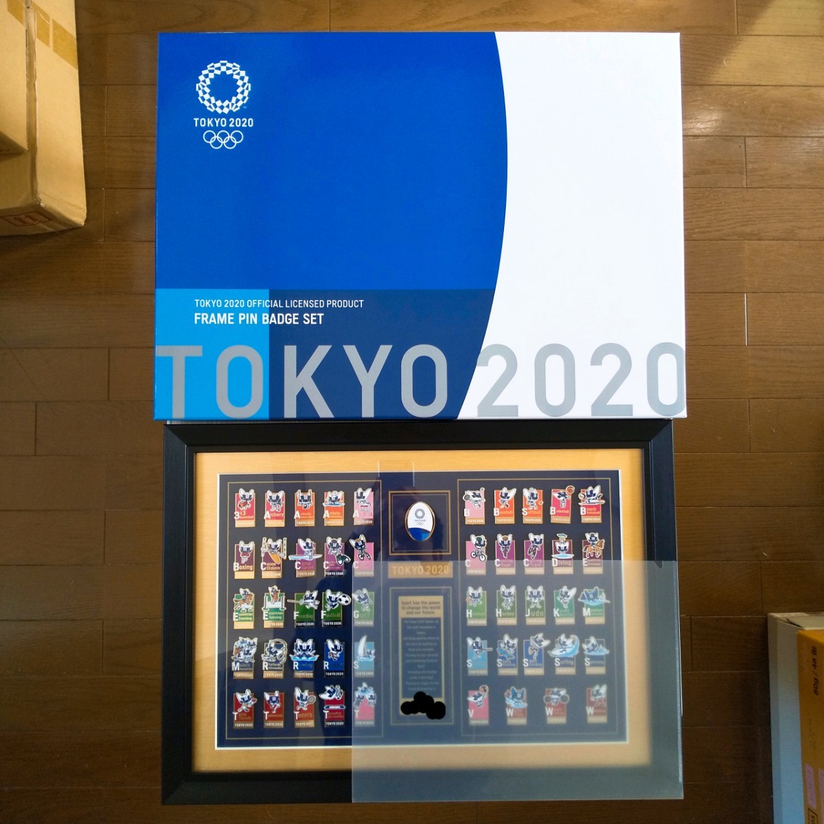 東京2020マスコット シリアルNo 入り額装ピンバッチセット｜PayPayフリマ