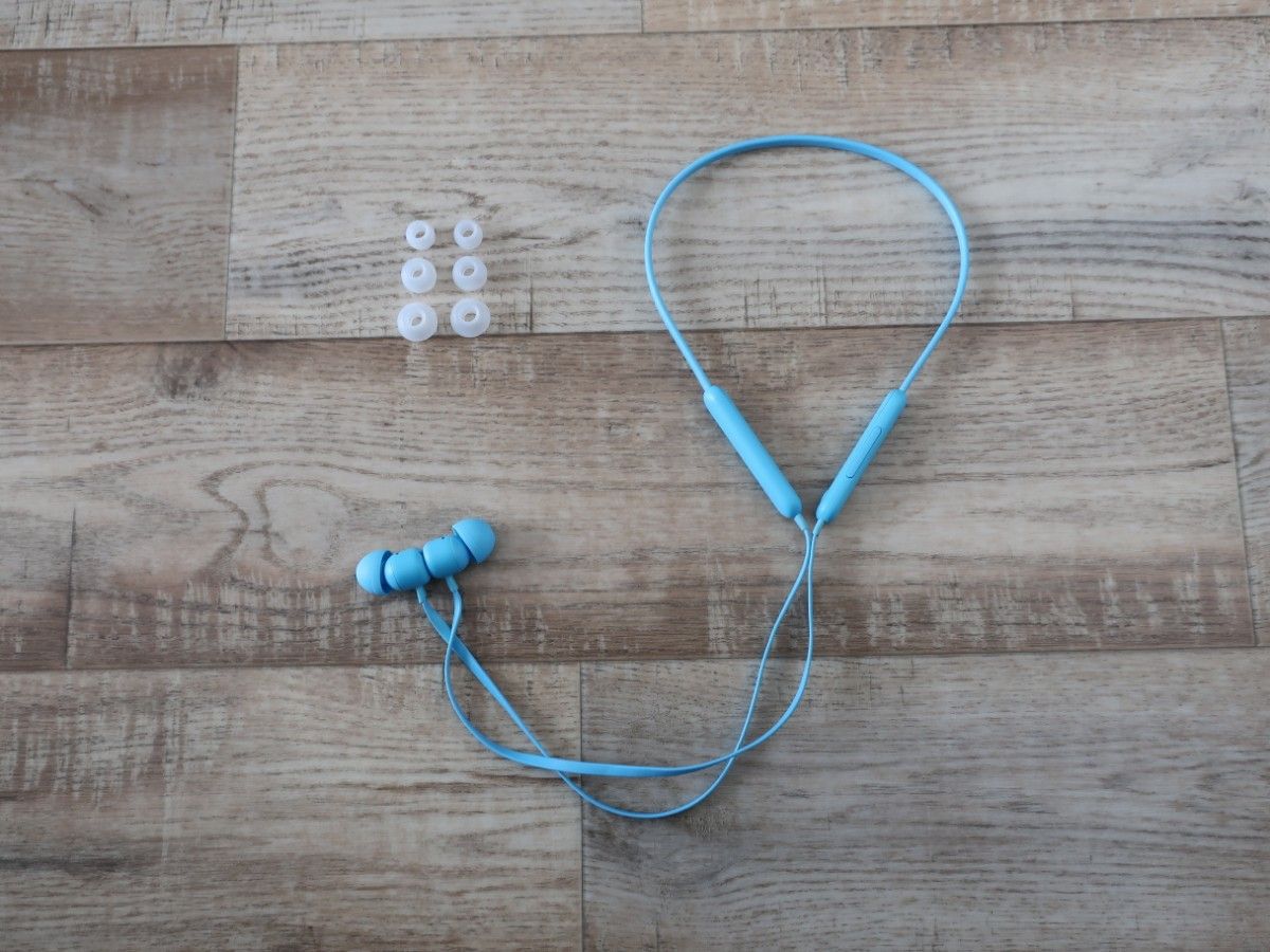 格安 ビーツフレックス ワイヤレスイヤホン beatsFlex 新品 格安 ビーツフレックス ワイヤレスイヤホン beatsFlex 新品