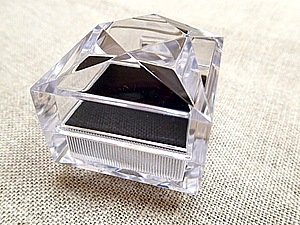  прозрачный . ювелирные изделия ke- sling . серьги. подарок подарок аксессуары box / черный 