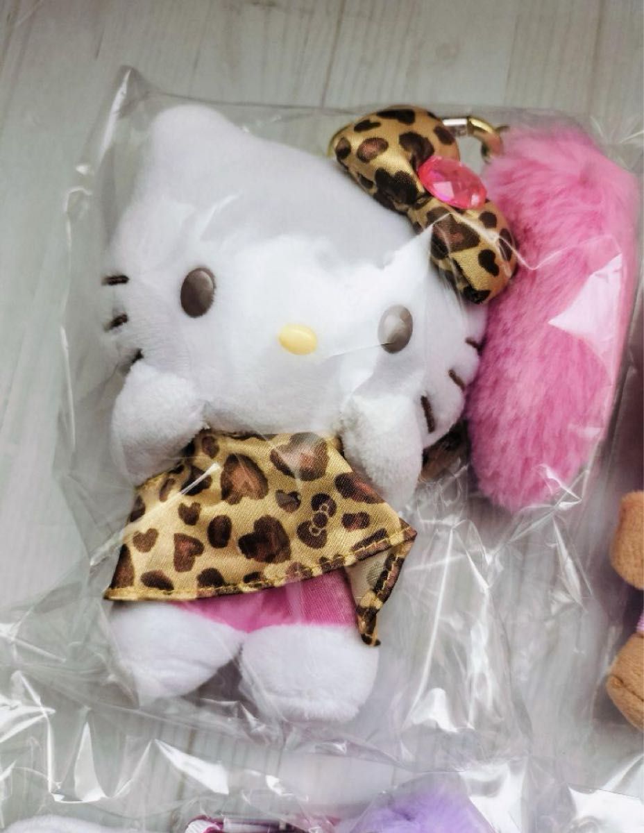 キティちゃんしっぽ付きマスコットキーホルダー 日焼け ヒョウ キティちゃんしっぽ付きマスコットキーホルダー 日焼け ヒョウ