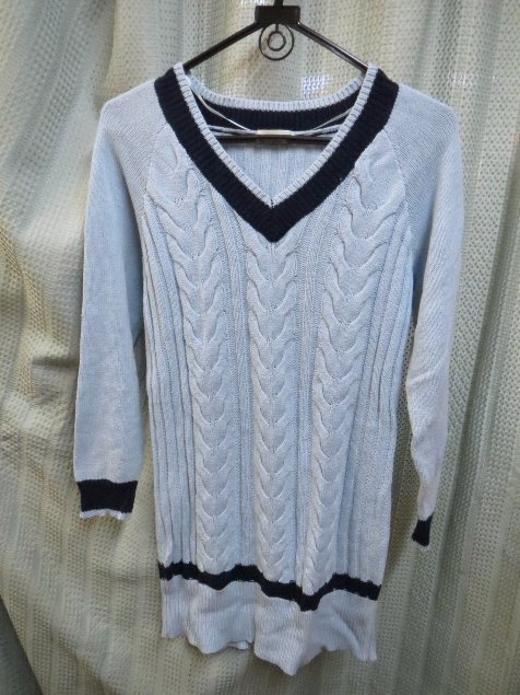 ◆ジーユー GU 水色系Vネックセーター ニット◆サイズS_画像1