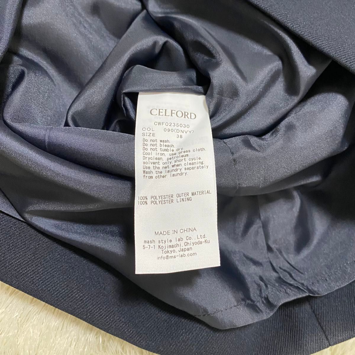 新品タグ付 CELFORD セルフォード ロングスリーブペプラムタイト 新品タグ付 CELFORD セルフォード ロングスリーブペプラムタイト