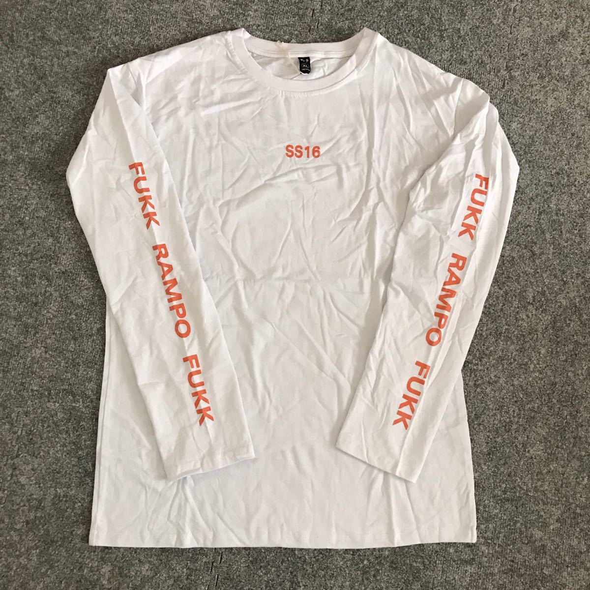 Paypayフリマ 黒 Or 白 新品 オレンジ袖ロゴ長袖tシャツ Paypayフリマ 黒 Or 白 新品 オレンジ袖ロゴ長袖tシャツ