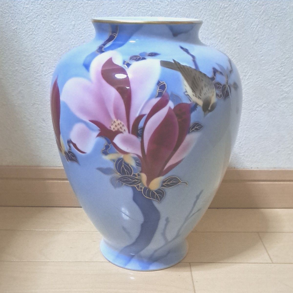 深川製磁 木蓮 紫木蓮 小禽図 花鳥紋 花瓶 壺 花入 花器 迎春 春 深川製磁 木蓮 紫木蓮 小禽図 花鳥紋 花瓶 壺 花入 花器 迎春 春