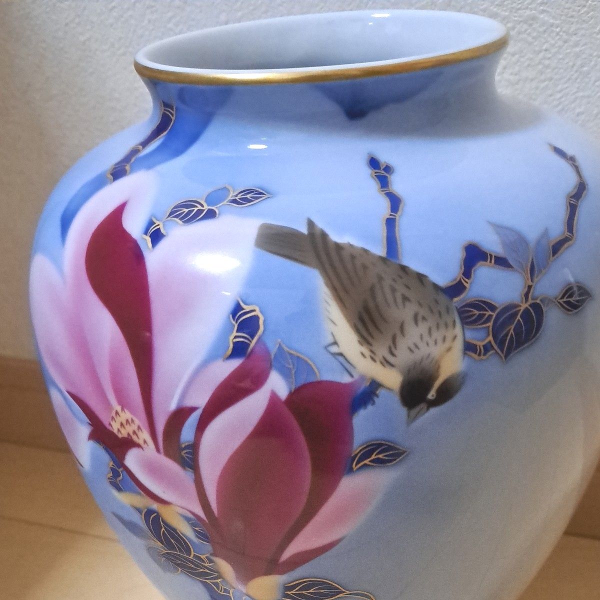 深川製磁 木蓮 紫木蓮 小禽図 花鳥紋 花瓶 壺 花入 花器 迎春 春 深川製磁 木蓮 紫木蓮 小禽図 花鳥紋 花瓶 壺 花入 花器 迎春 春
