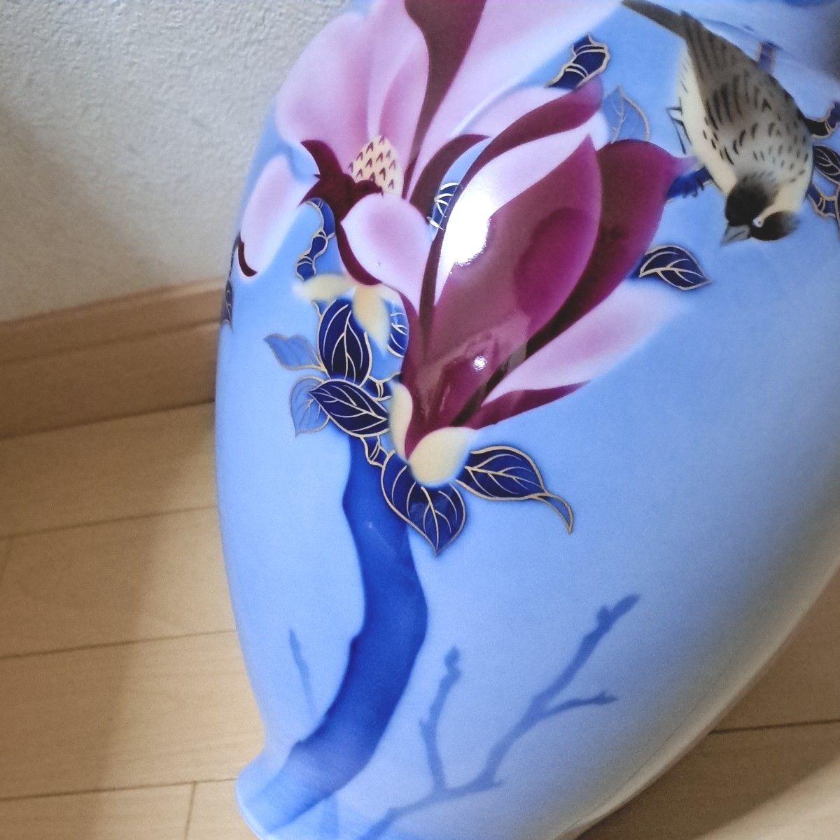 深川製磁 木蓮 紫木蓮 小禽図 花鳥紋 花瓶 壺 花入 花器 迎春 春 深川製磁 木蓮 紫木蓮 小禽図 花鳥紋 花瓶 壺 花入 花器 迎春 春